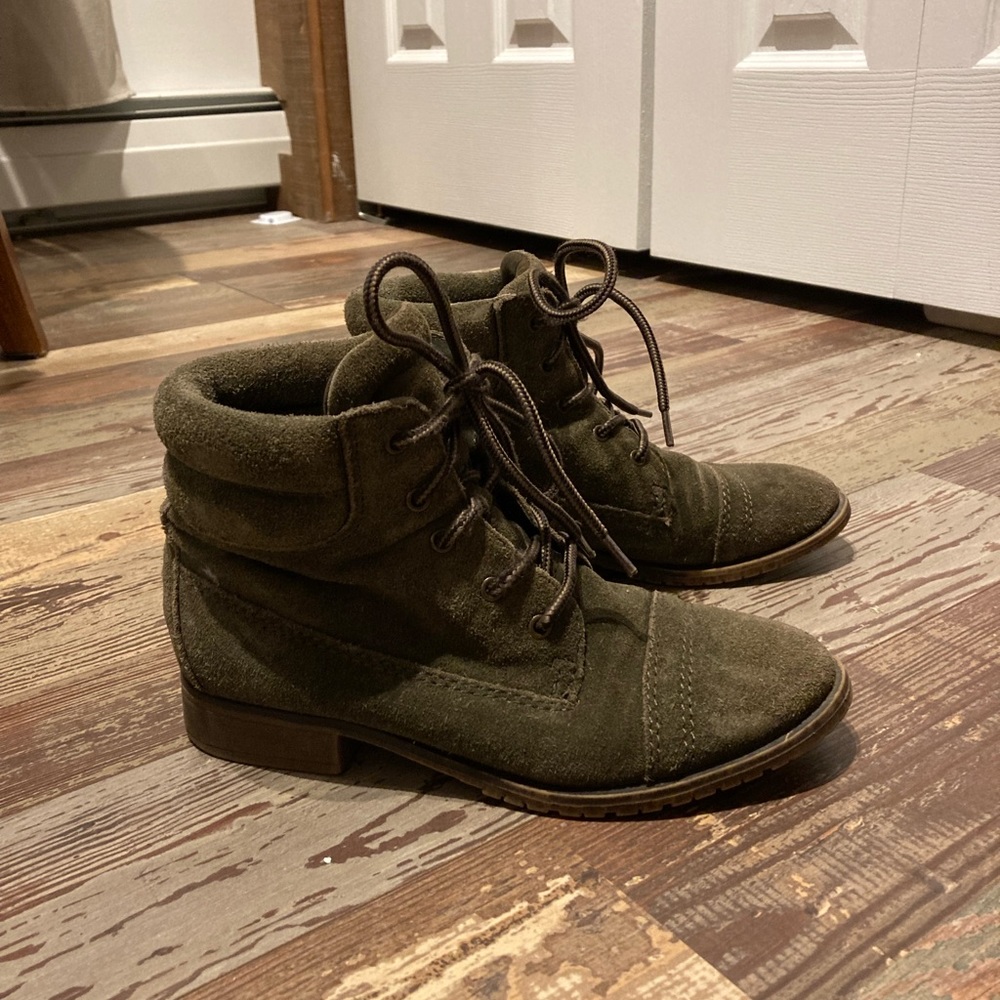 Steve Madden Olive Green Boots size 6